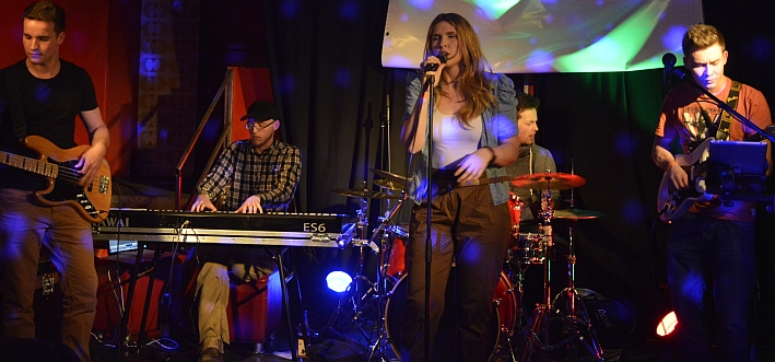 AndereDimension Kareira0313 (7)